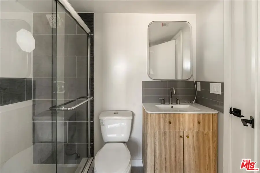 11744 Hamlin Street, North Hollywood, CA 91606 - #3
