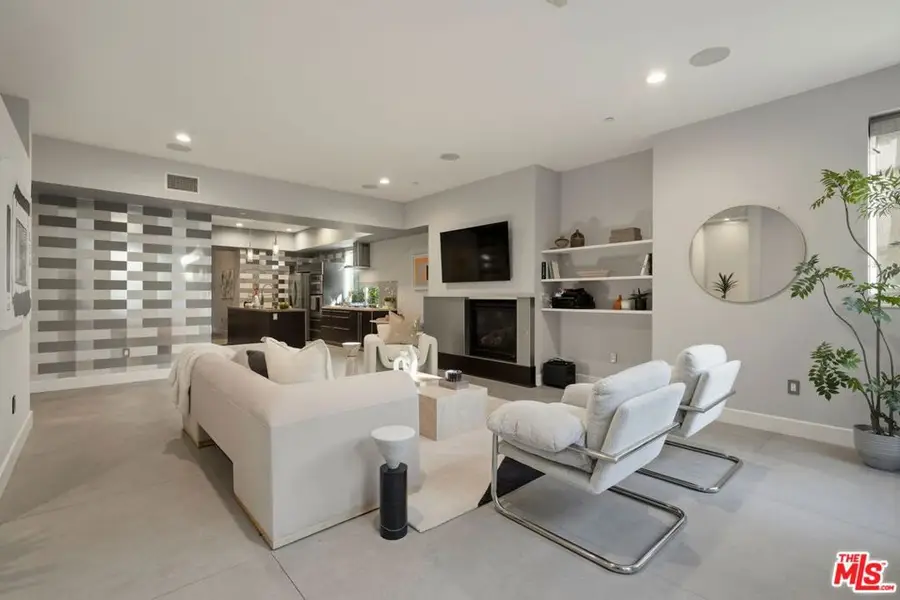 1250 N Harper Avenue #302, Los Angeles, CA 90046 - #3