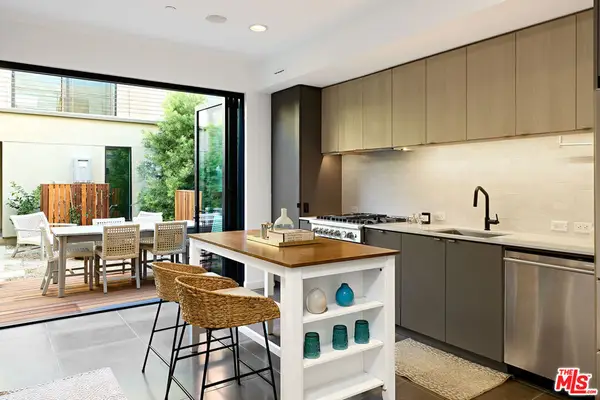 744 Brooks Avenue, Venice, CA 90291