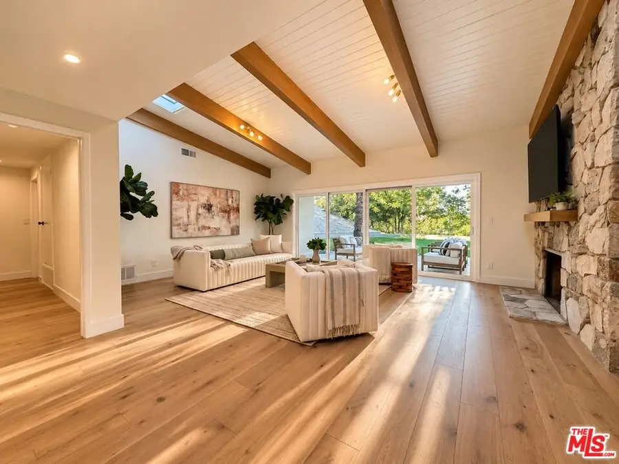 5618 Wilhelmina Avenue, Woodland Hills, CA 91367 - #3