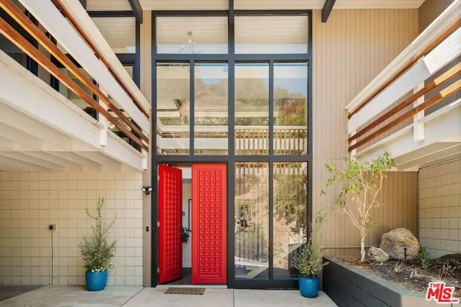 3905 Pacheco Drive, Sherman Oaks, CA 91403 - #3