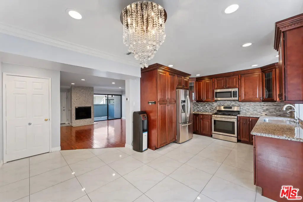 7869 Ventura Canyon Avenue #306, Panorama City, CA 91402 - #1