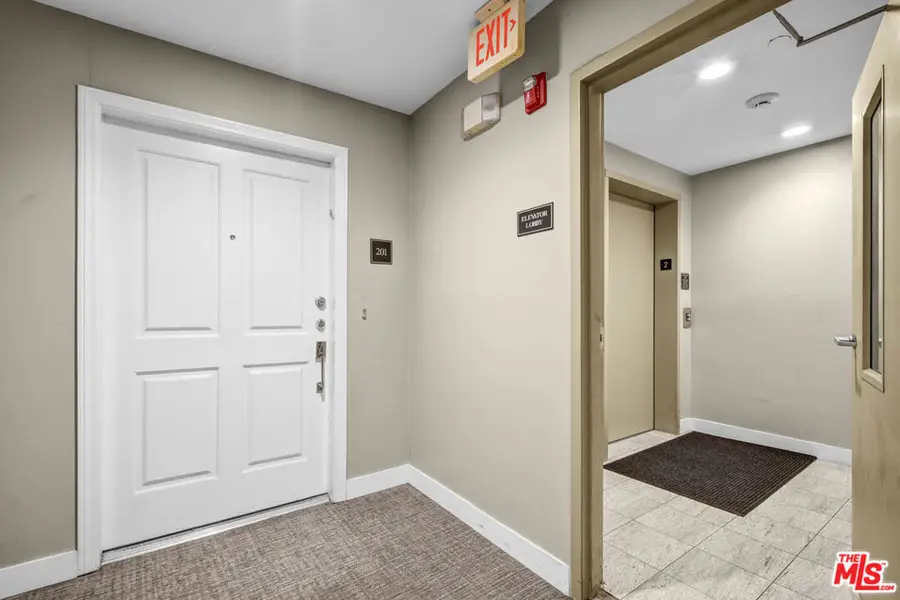 5764 San Vicente Boulevard #201, Los Angeles, CA 90019 - #2