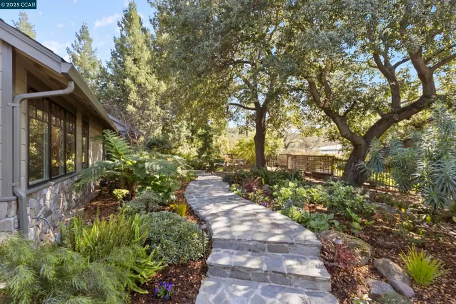 350 Pine Creek Rd, Walnut Creek, CA 94598 - Image #2