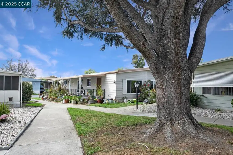 2031 Dalis Drive, Concord, CA 94520 - Image #2