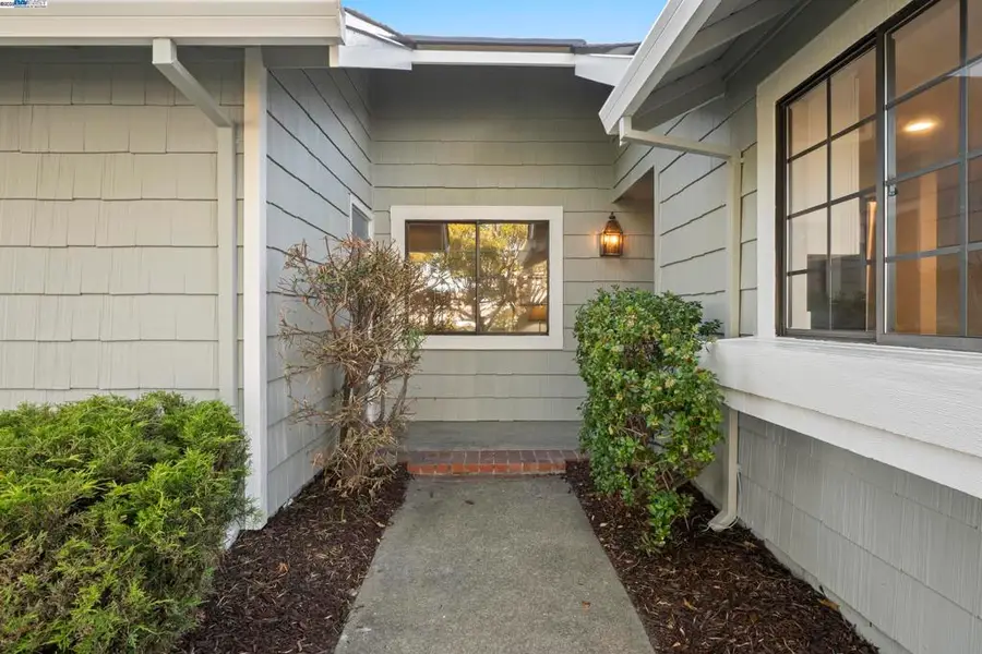 3525 Mcsherry Way, Alameda, CA 94502 - Image #3
