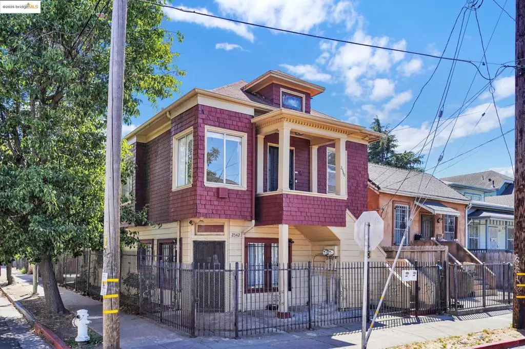 2542 Filbert St, Oakland, CA 94607 - Image #1