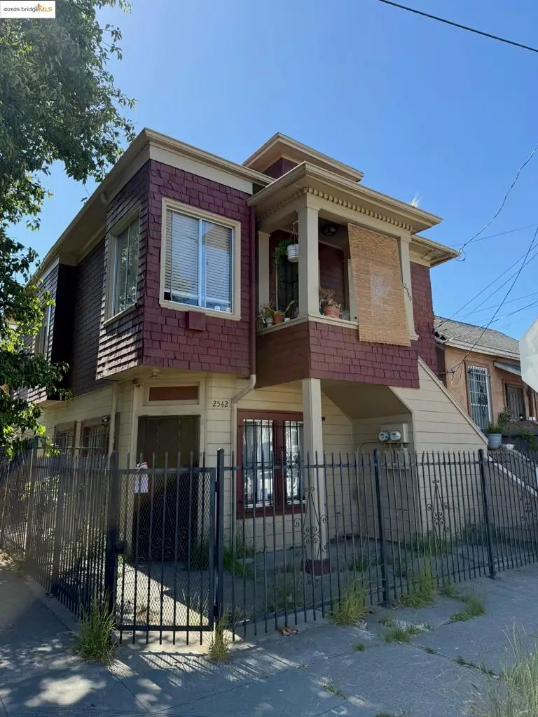 2542 Filbert St, Oakland, CA 94607 - Image #2