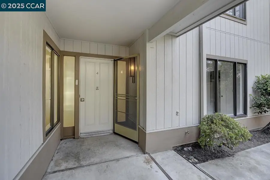 1125 Singingwood Ct #4, Walnut Creek, CA 94595 - Image #3