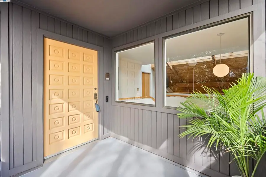 6425 Zinn Dr, Oakland, CA 94611 - Image #3