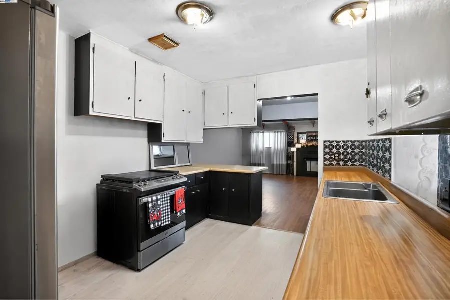 1045 72nd Avenue, Oakland, CA 94621 - Image #3
