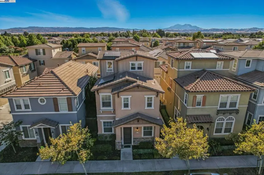 841 Fan Palm Ln, Brentwood, CA 94513 - Image #2