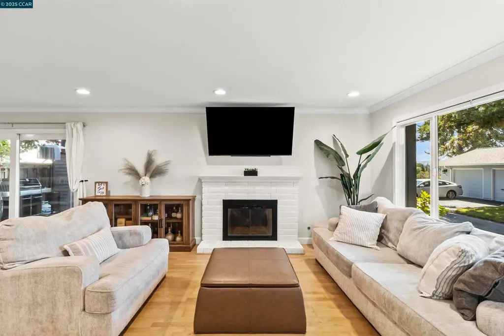 104 Fountainhead Ct, Martinez, CA 94553 - Image #1