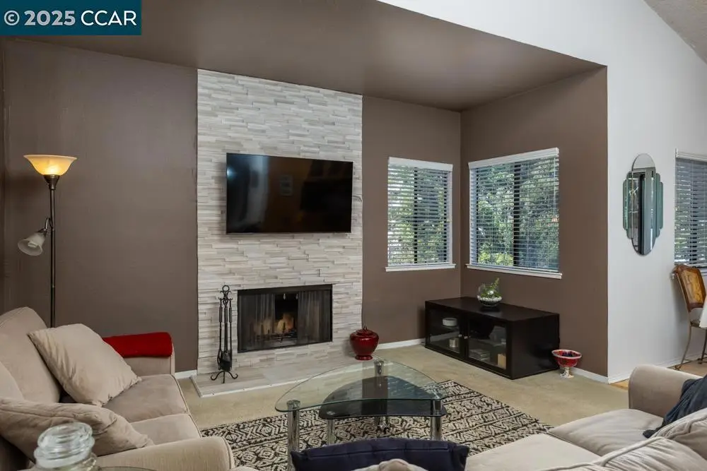 1086 Maywood Ln, Martinez, CA 94553 - Image #1