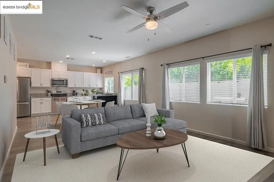 3807 Bridgemeadow Way, Sacramento, CA 95834 - Image #2