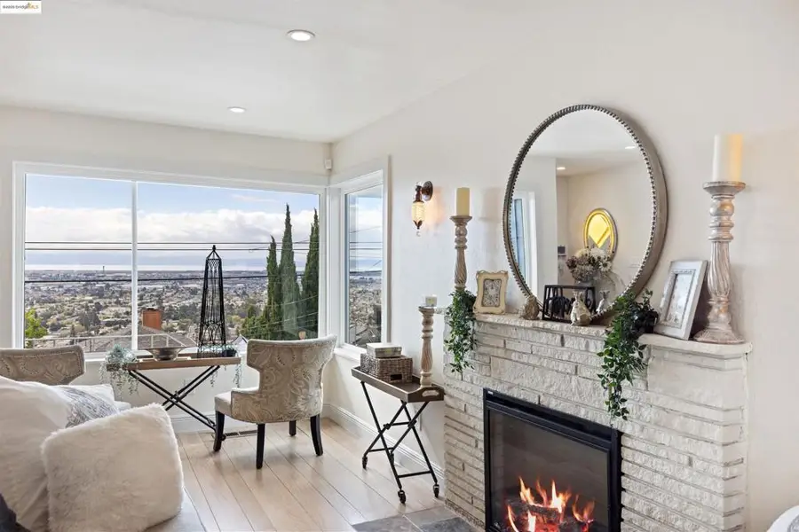 7756 Sunkist Dr, Oakland, CA 94605 - Image #2