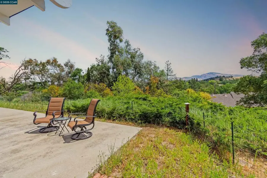 1810 Meadow Lane, Walnut Creek, CA 94595 - Image #3