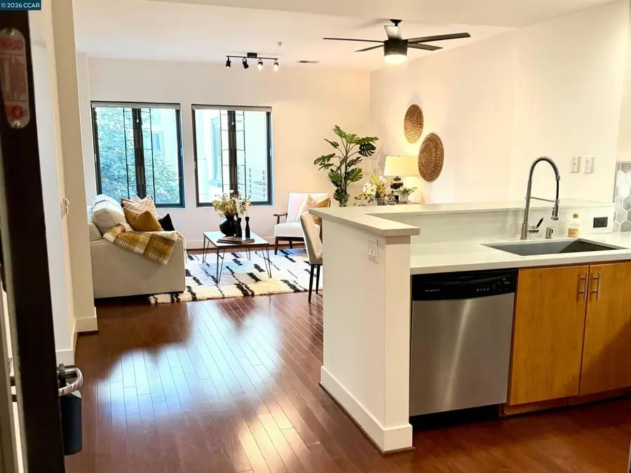 438 438 W Grand Ave #528, Oakland, CA 94612 - #3