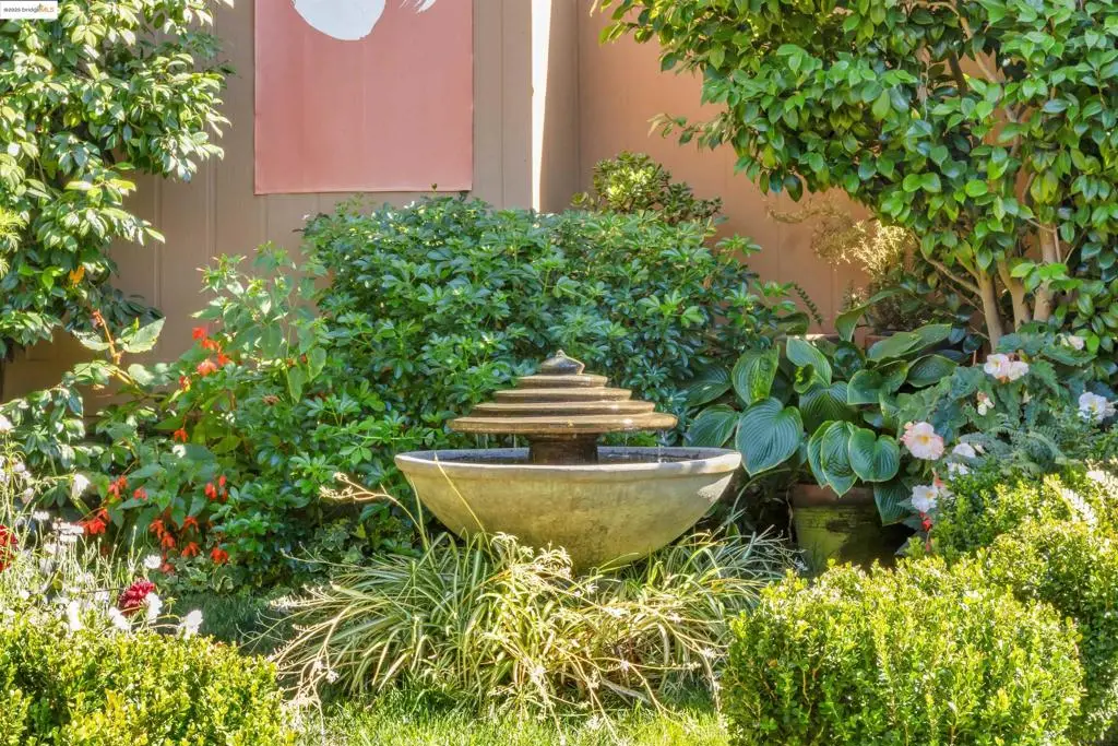 7415 Circle Hill Dr, Oakland, CA 94605 - Image #1