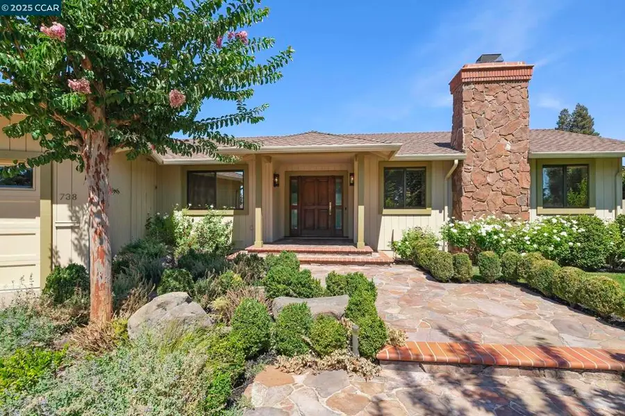 738 Mandarin Ln, Walnut Creek, CA 94598 - Image #3