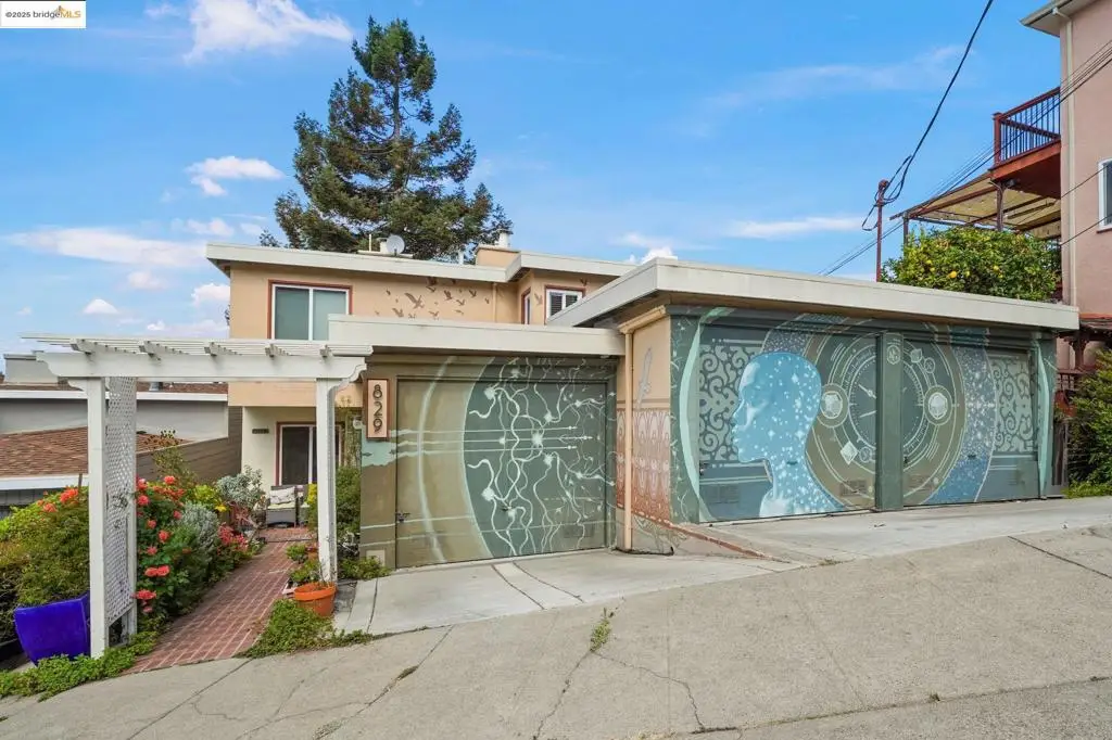 829 Vermont St, Oakland, CA 94610 - Image #1