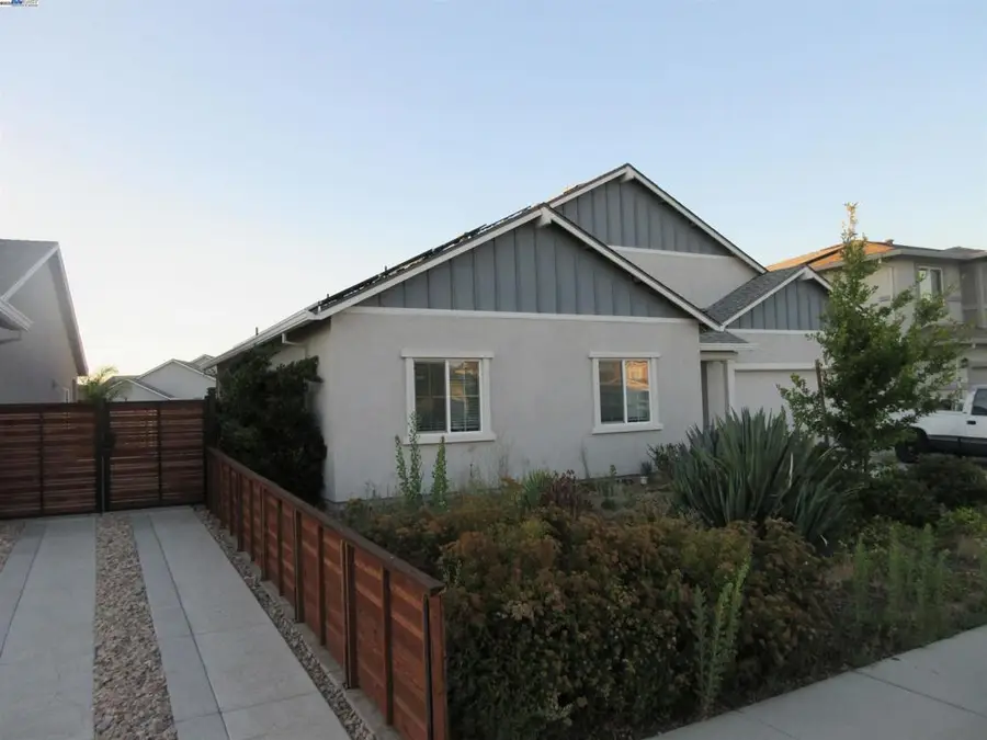 1573 Tannehill Dr, Manteca, CA 95337 - Image #2