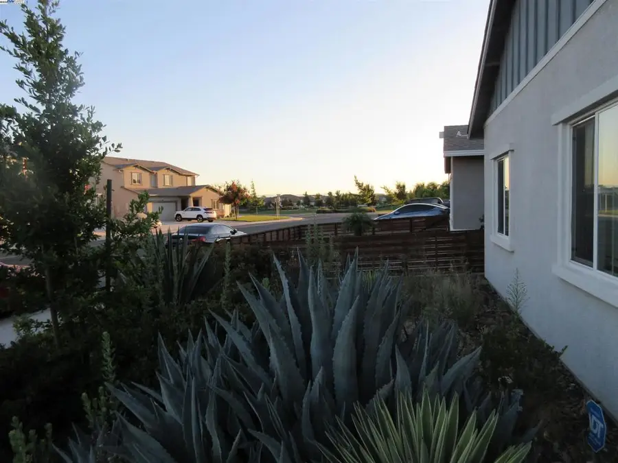 1573 Tannehill Dr, Manteca, CA 95337 - Image #3