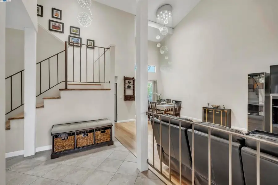 2380 Cabrillo Dr, Hayward, CA 94545 - Image #3