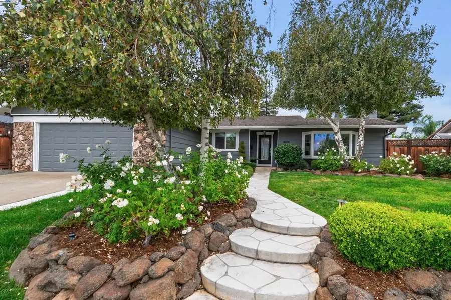 2276 Stonebridge Rd, Livermore, CA 94550 - Image #2