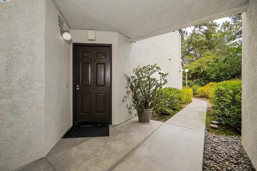 21314 Gary Dr #214, Hayward, CA 94546 - Image #2