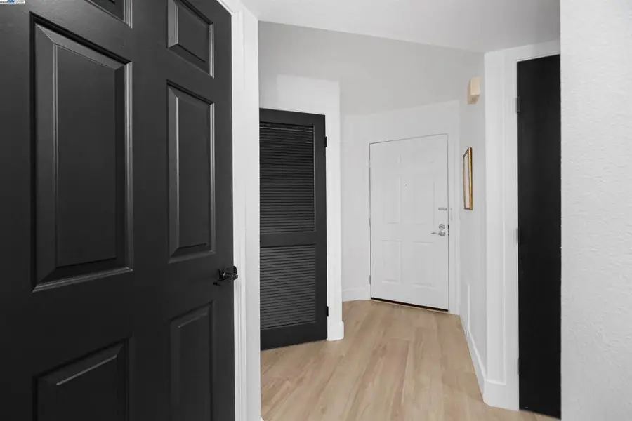 21314 Gary Dr #214, Hayward, CA 94546 - Image #3