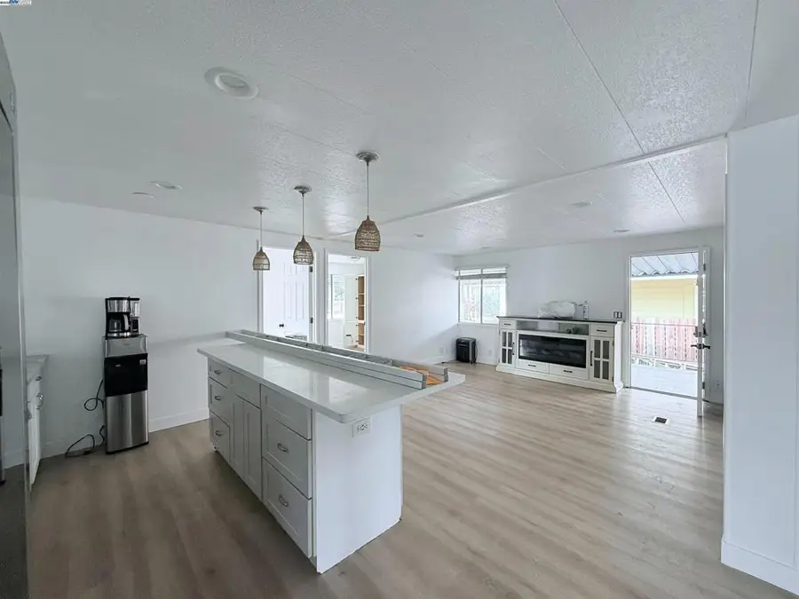 626 Hermitage St, San Jose, CA 95134 - Image #2