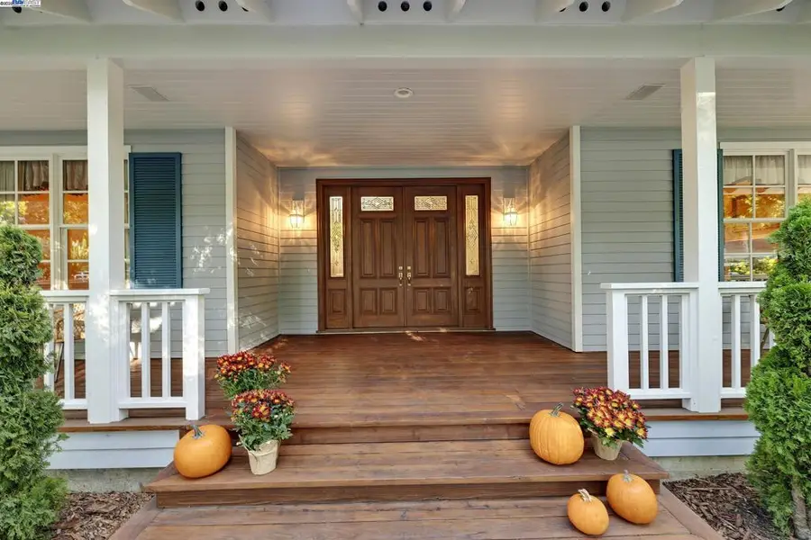 8281 Sassafras Ct, Pleasanton, CA 94566 - Image #2