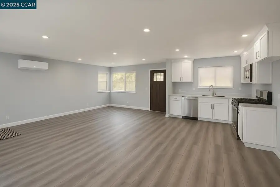 211 Riverside Pl, Bay Point, CA 94565 - Image #2