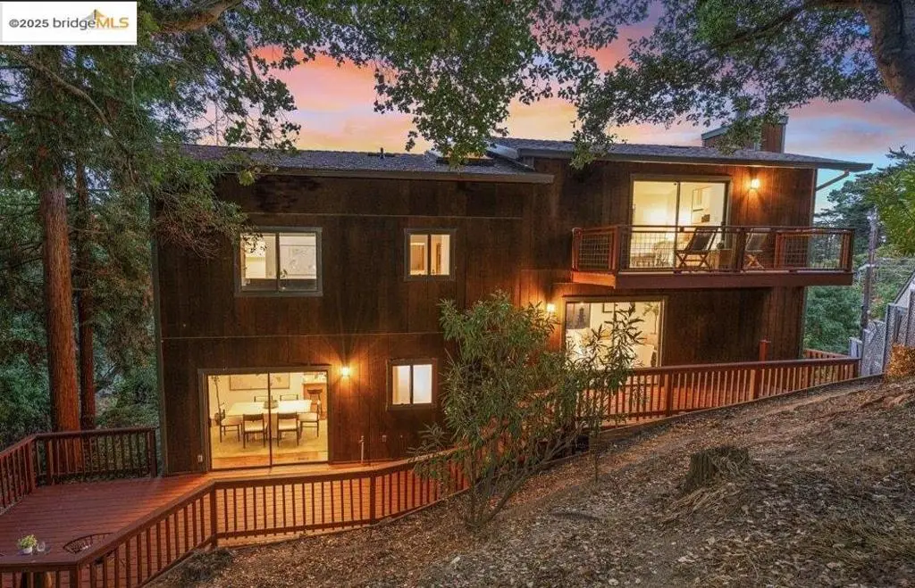 6861 Saroni Dr, Oakland, CA 94611 - Image #1