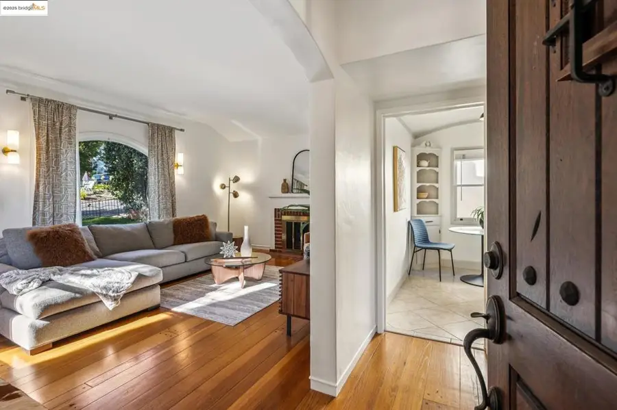 2471 Burlington St, Oakland, CA 94602 - Image #3