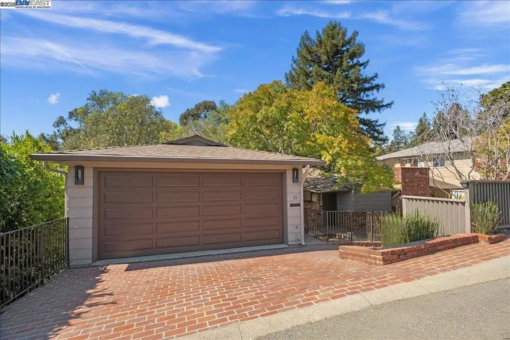 21 Tyson Cir, Piedmont, CA 94611 - Image #1
