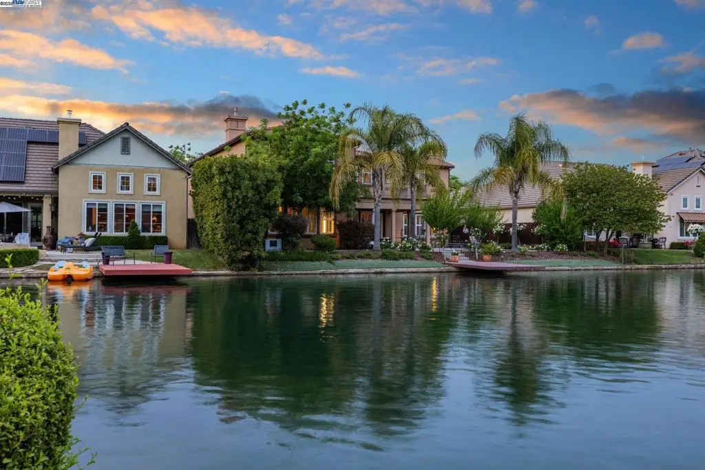 10615 E Landmark Way, Clovis, CA 93619 - Image #1