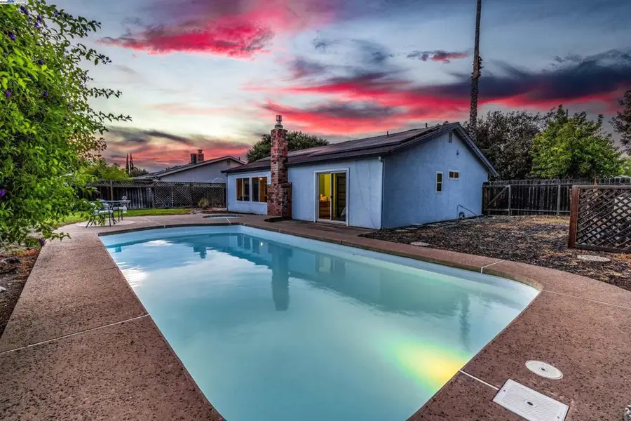 258 Turnstone Dr, Livermore, CA 94551 - Image #2