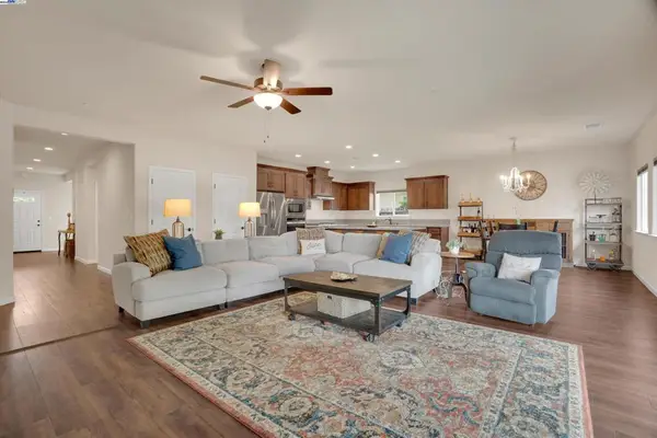 1409 St. Andrews Ln, Ione, CA 95640