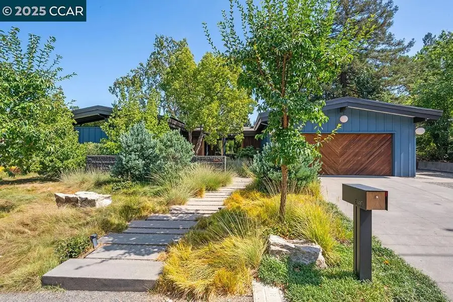 840 Broadmoor Ct, Lafayette, CA 94549 - Image #2