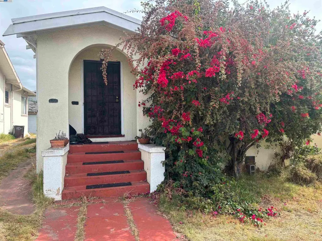 5226 Belvedere St, Oakland, CA 94601 - Image #1