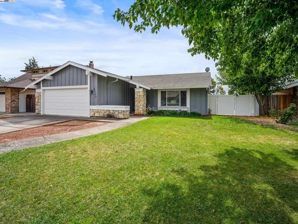 6757 Rancho Adobe Dr, Sacramento, CA 95828 - Image #1