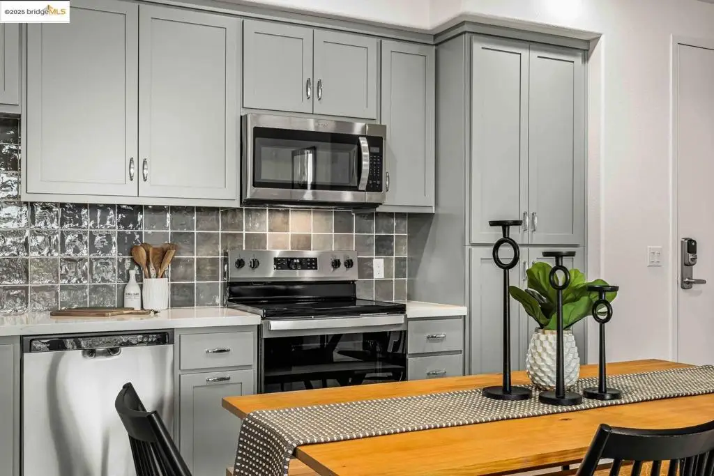 501 Somi #402, Hayward, CA 94544 - Image #1