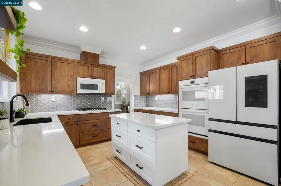 512 Whitehall Ct, Oakley, CA 94561 - Image #2