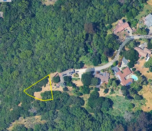 Lochard St, Oakland, CA 94605