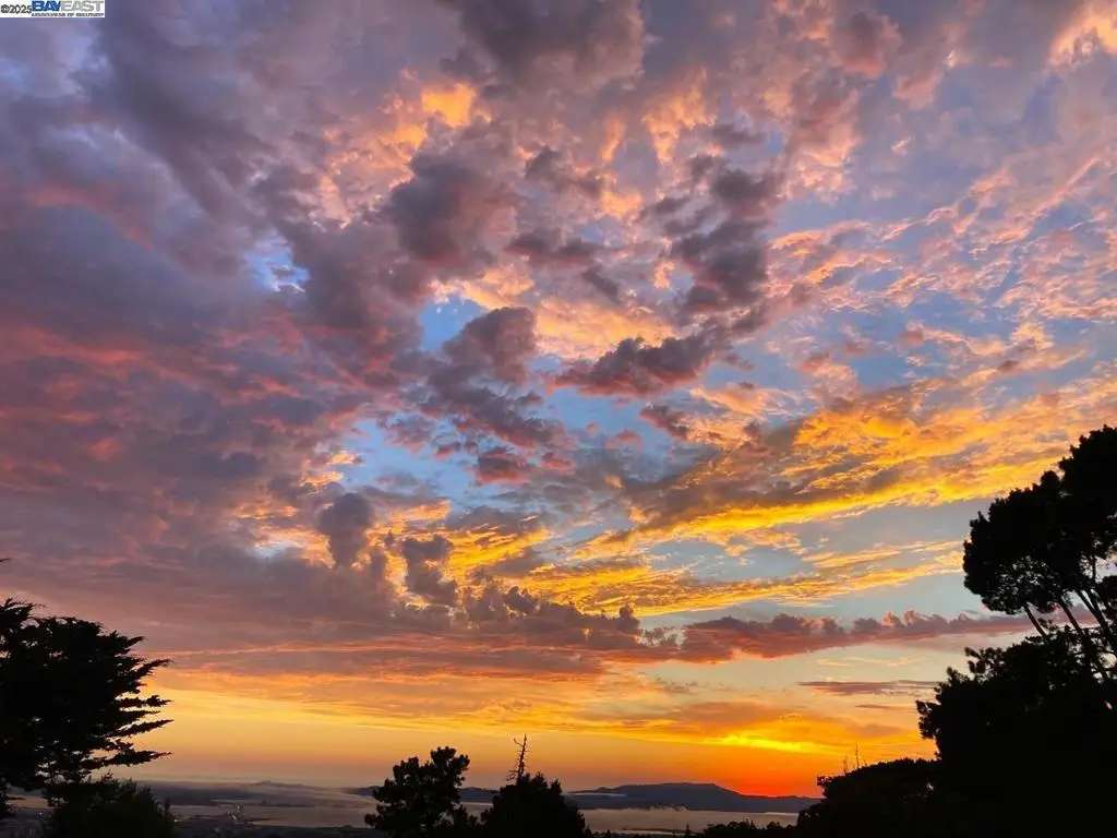 7403 Skyline Blvd, Oakland, CA 94611 - Image #1