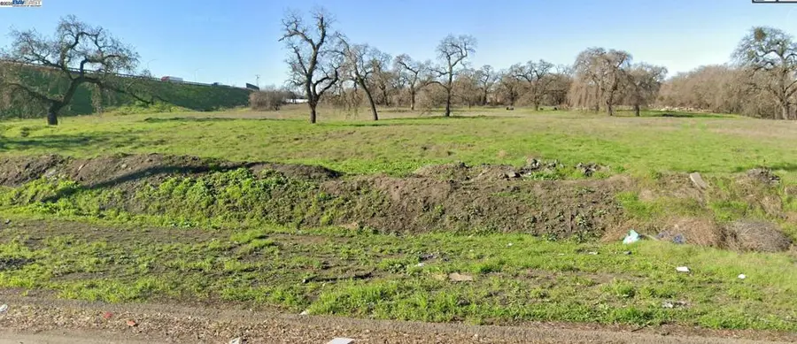 4555 S Mckinley Avenue, Stockton, CA 95206 - #3