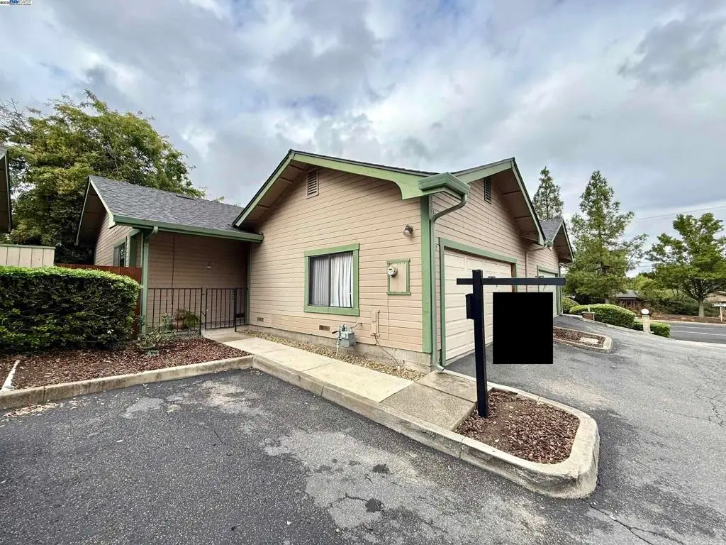 4214 Treat Blvd #2, Concord, CA 94521 - Image #1