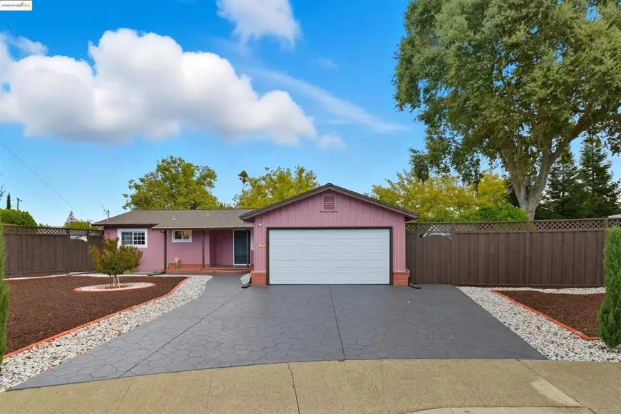 3861 Maplewood Ct, Concord, CA 94519 - Image #2